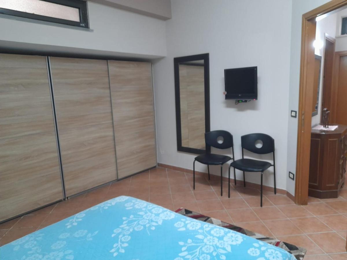 Casa Vacanze A 2 Minuti Dal Mare อาโวลา ภายนอก รูปภาพ